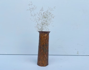 Jarrón vintage de latón martillado: decoración brutalista moderna de mediados de siglo