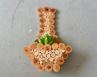Vintage Juniper Wood Slice Wall Pocket: Scandinavian Decor