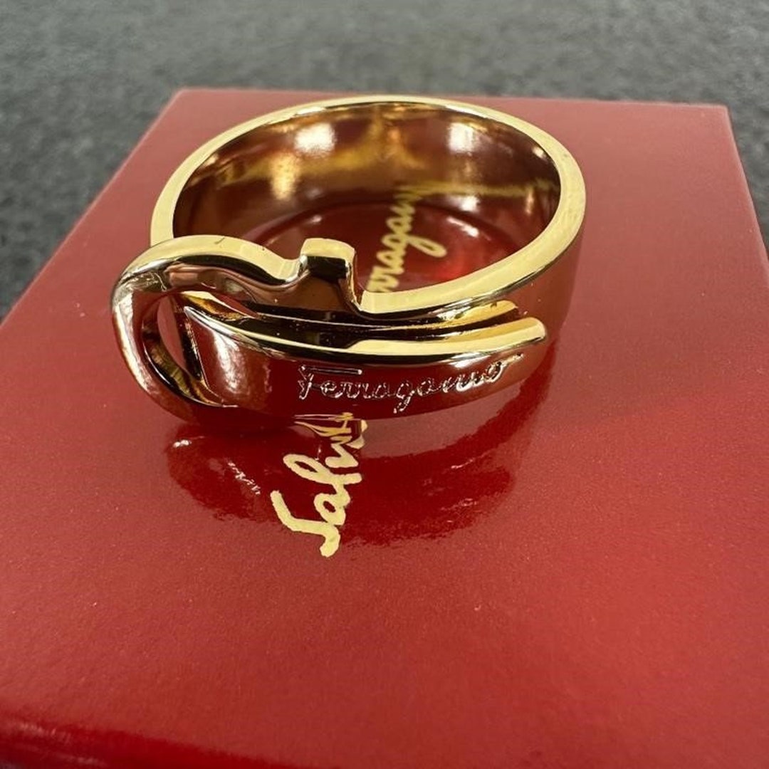 Salvatore Ferragamo Buckel Scarf Ring Belt Motif Gold Tone WITH BOX