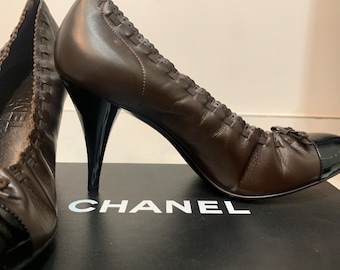 AUTHENTIEKE Chanel schoen bruin zwarte teen hak ronde neus ballet stijl hak maat 9 EU 39