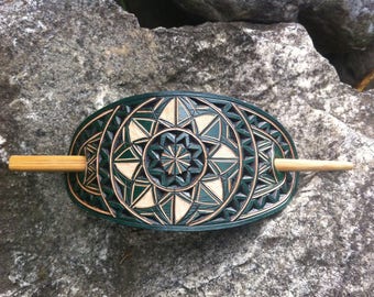 Geometrical green hand carved leather hair barrette - hair accessories - Stick Barrette - Hair Slide - Haarspange aus Leder