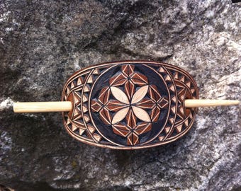 Geometric hand carved leather hair barrette - tooled leather  -  stick barrette - Haarspange aus Leder