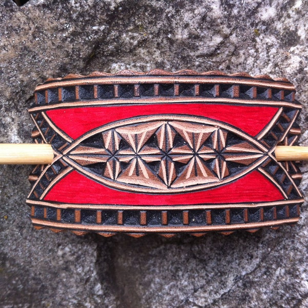 Abstract hand carved leather hair barrette - tooled leather - stick barrette - Haarspange aus Leder