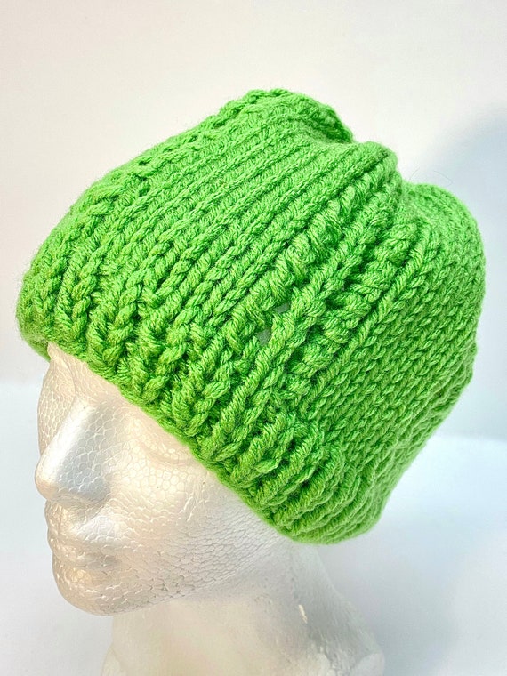 HAND Knit Ladies Bright Green Chunky Beanie Hat One Size  display picture 3