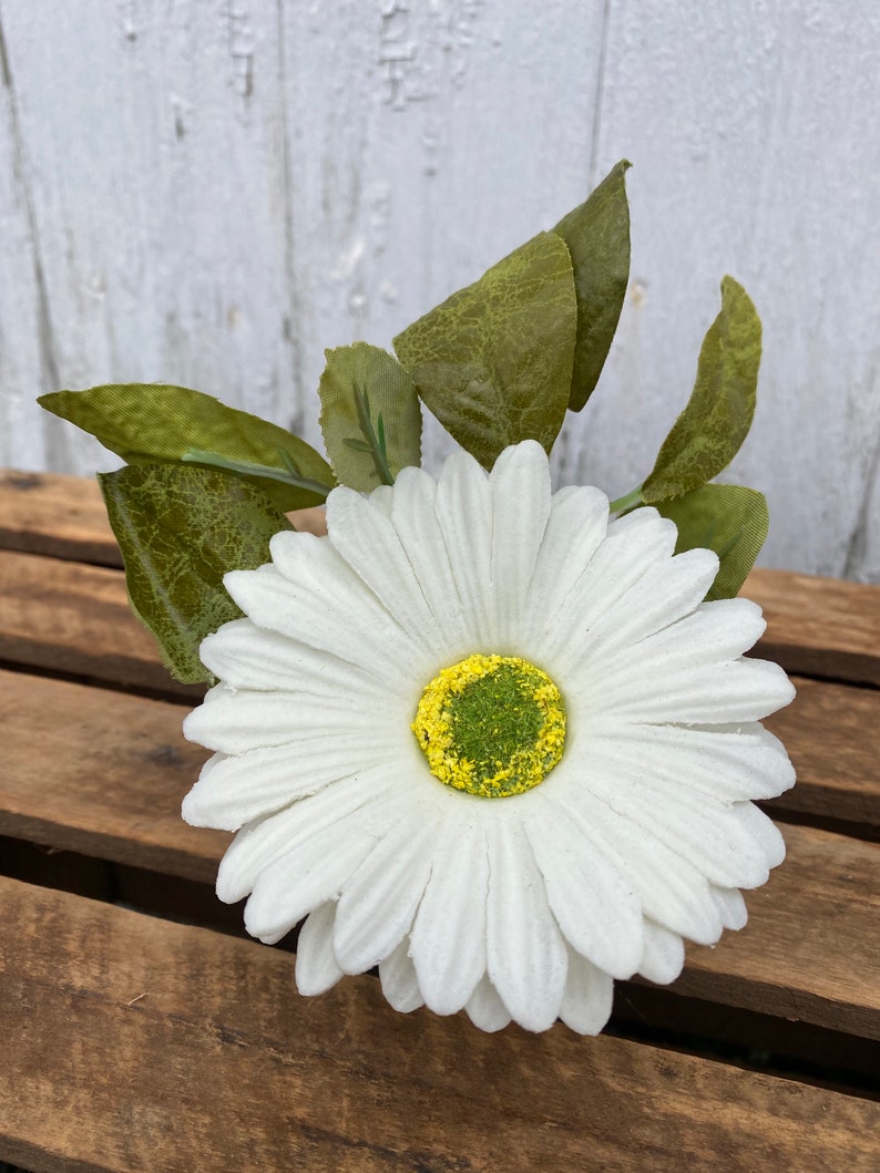 Deluxe Summer Floral Insert White Gerber Daisy