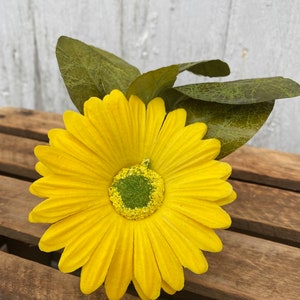 Deluxe Summer Floral Insert Yellow Gerber Daisy