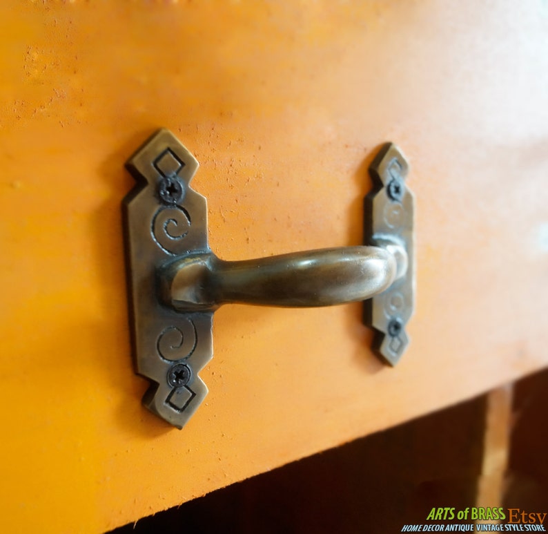 Lot of 2 pcs Victorians Royal Handle Drawer Pull Vintage ANTIQUE Solid Brass