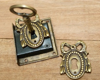 Set Antike Klassische RIBBON Schlüssel-Lochplatte mit Vintage Messing Skelett SCHLÜSSEL & SCHLOSS