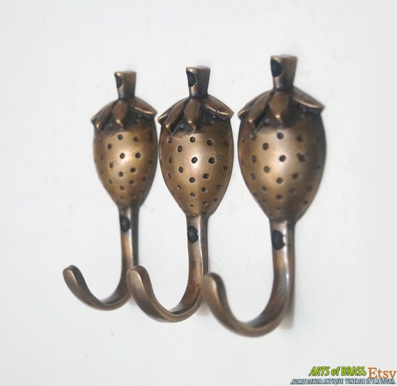 3.30" Lot of 3 pcs Vintage Hook Strawberry Fruit Garden Solid Brass Wall Mount HOOK U032