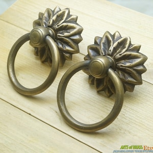 2.16&quot; Diameter 2 pcs Vintage Solid Brass Ring Pull crochet Daisy Flower Detailed Pull Cabinet Brass Knob Drawer Ring Pulls P049