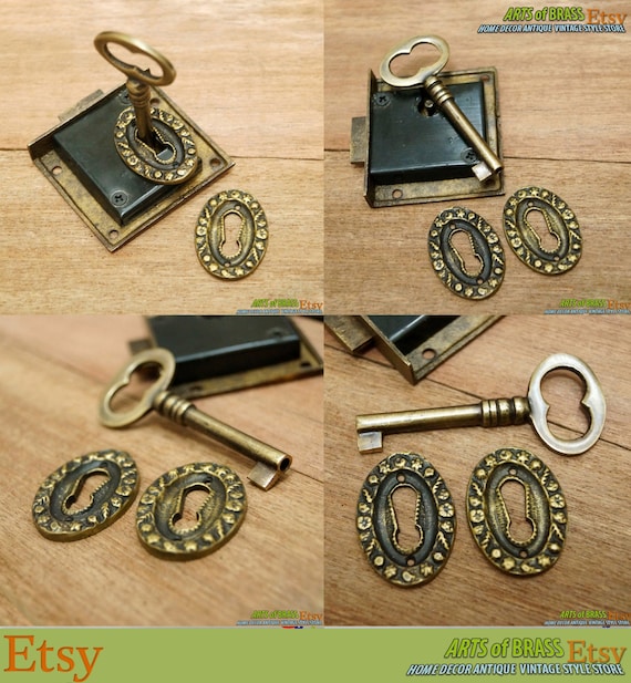 アンティーク彫刻の花の丸い鍵穴ヴィンテージキーロックとスケルトン