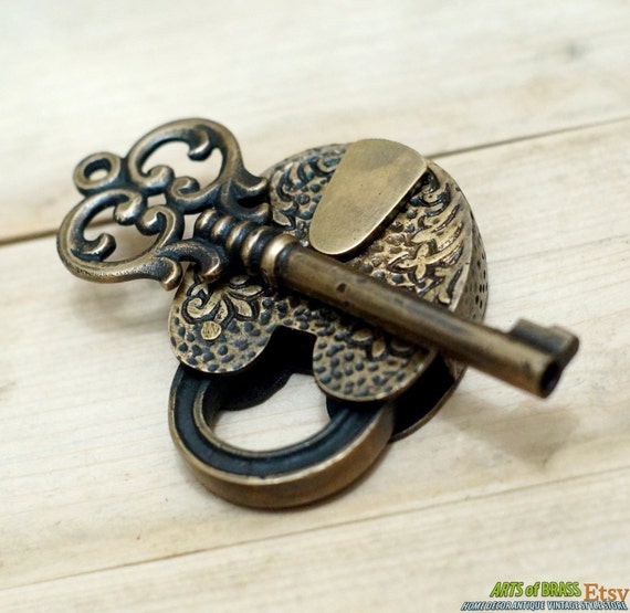 Antique Flowers Carved PADLOCK with BIG SKELETON Keys Solid Brass Vintage Safe Lock