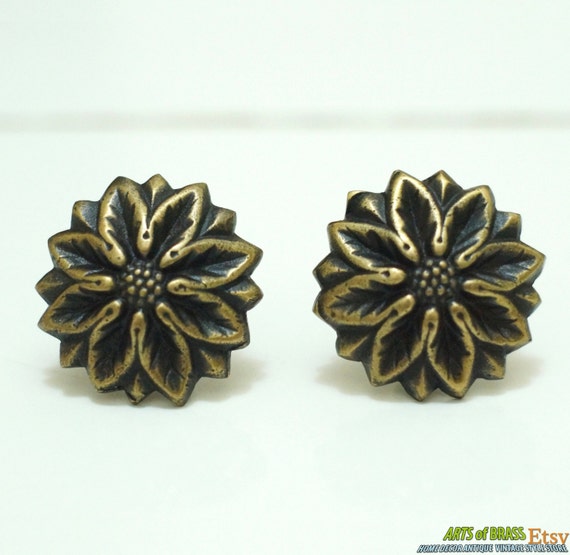2.16" Diameter Set of 2 pcs Vintage Big Solid Brass Knob crochet Daisy Flower Detailed Pull Antique Cabinet Brass Knob Drawer Pulls