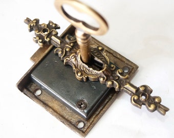 Set Vintage Key Lock and SKELETON Key with LION MOUTH Antique Key Hole Decor Plate decor