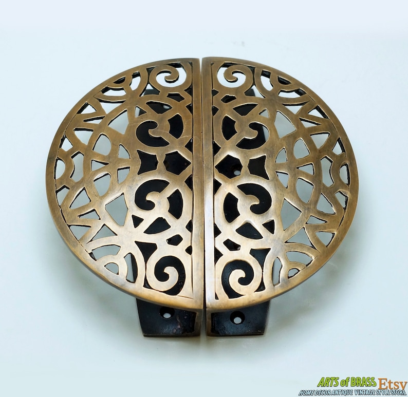 5 78 Inches Vintage Detail Engraved Artistic Round Main Image 0