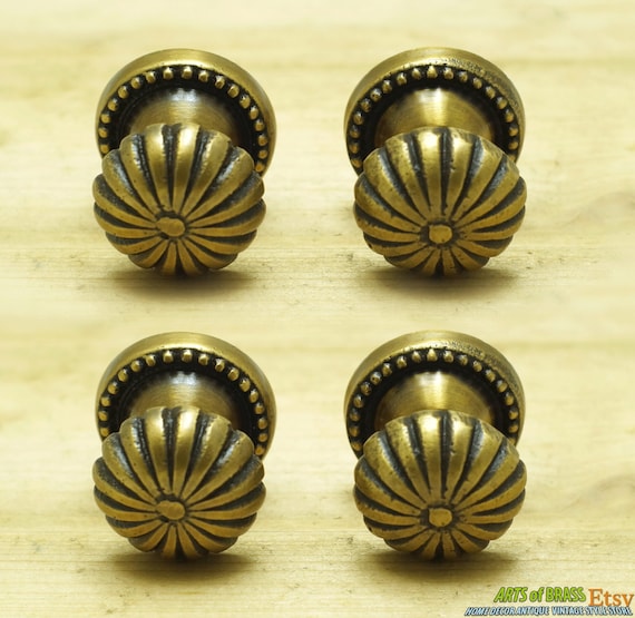 Lot of 4 pcs Solid Brass Vintage Regency Round Floweriest Engraved Antique Cabinet Brass KNOB Drawer Pulls