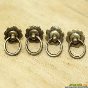 Lot of 4 pcs Vintage Retro Flowers Garden Round Knobs Solid Brass Antique Cabinet Drawer Knob Pull P010