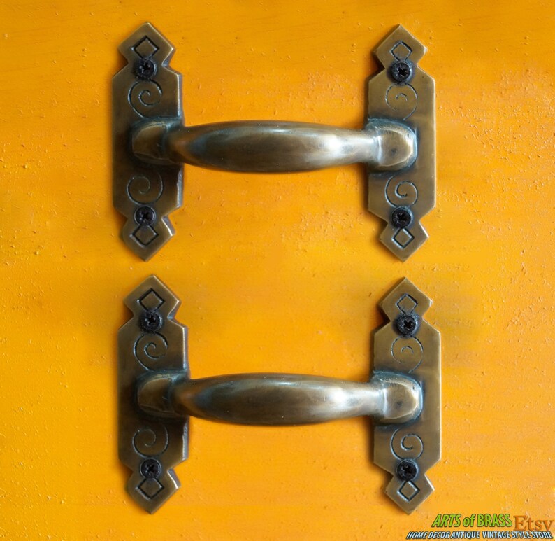 Lot of 2 pcs Victorians Royal Handle Drawer Pull Vintage ANTIQUE Solid Brass