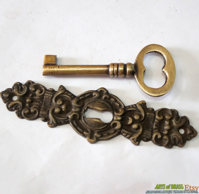Set Vintage Victorian Era Hardware Keyhole with Antique Key LOCK and SKELETON Keys R124 image 4