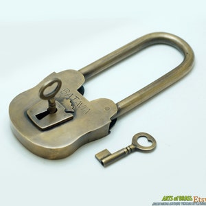 8.85&quot; Big Vintage Long Neck Solid Brass Working BATAVIA PADLOCK and Skeleton KEYS