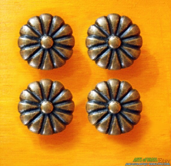 Lot of 4 pcs Vintage Flowers Antique Round Cabinet Door Solid Brass KNOB Drawer Pull