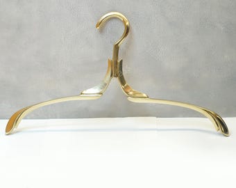 Luxury Brass Clothes Hanger – Elegant and Artistic Design for Premium Wardrobes