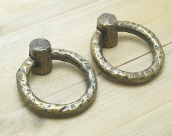 Lote de 2 tiradores vintage de latón macizo forjado para puertas de gabinete, redondos, para cajones, P039