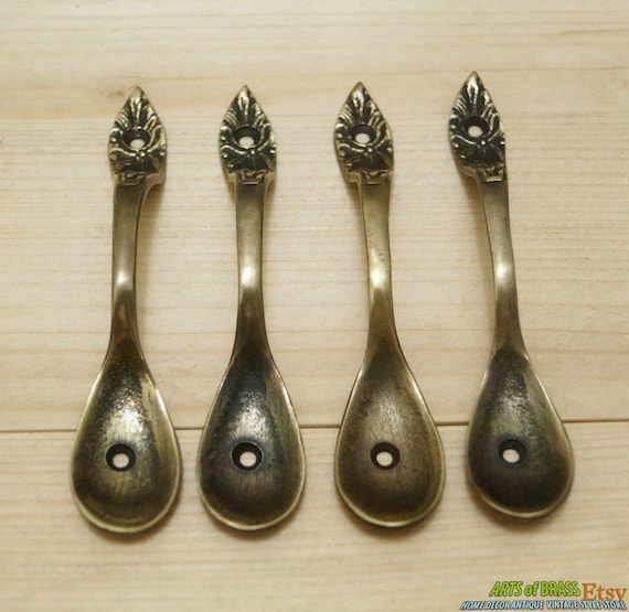Lot of 4 pcs Vintage VICTORIAN SPOON Antique Solid Brass Cabinet Drawer PULL