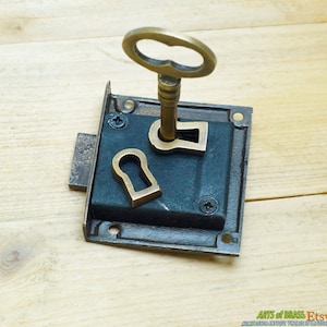 Set Vintage Skeleton KEY & LOCK with Escutcheon Key Hole Plate Vintage Brass R152
