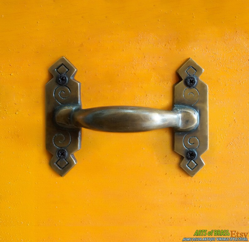 Lot of 2 pcs Victorians Royal Handle Drawer Pull Vintage ANTIQUE Solid Brass