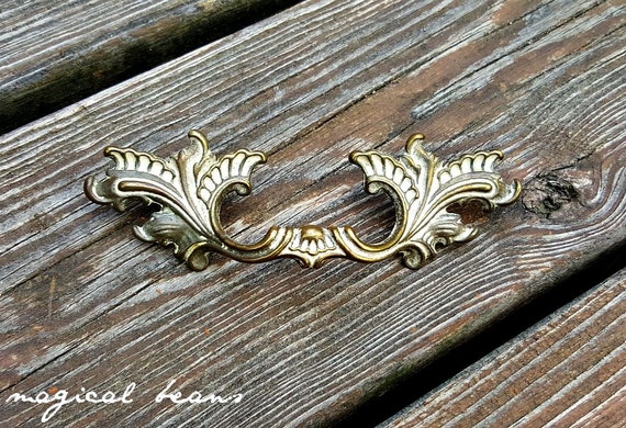 Vtg NOS White Brass Large Dresser Drawer Pulls French Provincial Victorian Leafy