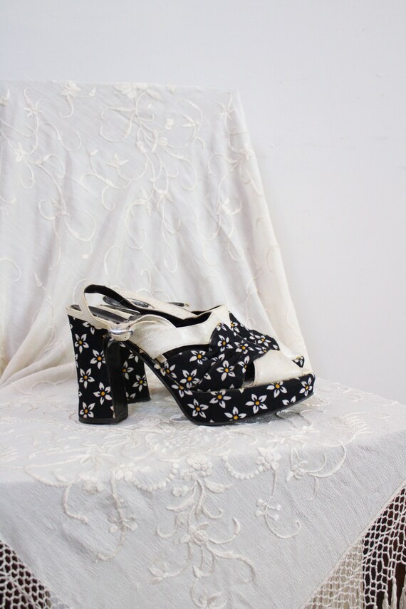 1970s Floral Platforms