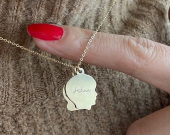 Gift for mom, grandma // Personalized name engraved necklace