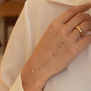 Hand Chain Bracelet, Dainty Bar Chain Bracelet / 14k Gold filled Bracelet