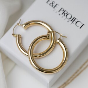 Gold Chunky Hoops / Chunky Hoop Earrings / Bold Hoop Earrings // Gold filled Hoop Earrings // Everyday Earrings // Gifts for her