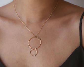 Minimalist Circle necklace // Big & Small circle geometric necklace // Gold delicate necklace // Gift for her // Dainty jewelry