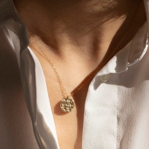 Hammered Coin Disk Circle Necklace /  14K Gold filled necklace, Minimalist jewelry Christmas Gift for Her