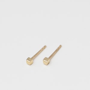 14K Mini cube earrings // Solid 14K gold series // Minimalist gold earrings // Fine jewelry gifts for her // Simple studs // Simple earrings