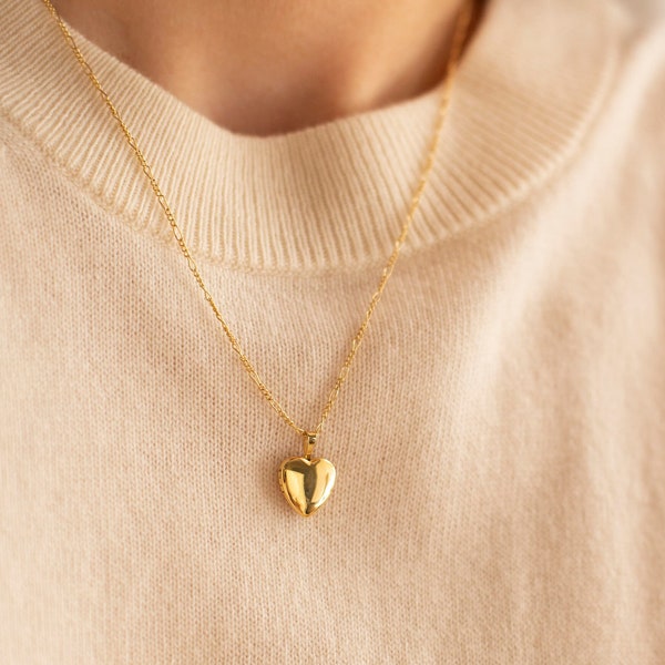 Heart Locket Pendant Necklace / Custom Engraved Heart Pendant Necklace / Locket Necklace / Gift for mom