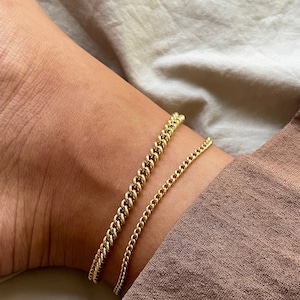 Gold Anklet Bracelet | Curb Chain Anklets // Simple everyday chain anklet in gold filled and sterling silver | Ankle Bracelets for summer