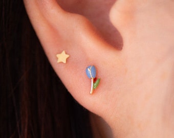 Tulip flower Enamel stud earrings / easter spring gift  / Cute flower earrings