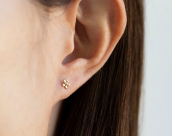 14k Gold Tiny Flower stud Earrings with Diamonds | Tiny Diamond Earrings in 14k Solid Gold, Flower diamond earrings, Rose Gold , White Gold