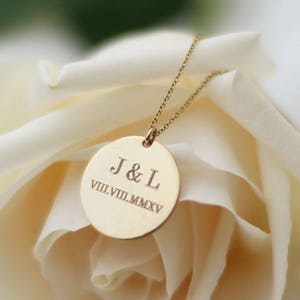 Roman Numeral Date Monogram Disc Necklace // Custom handwriting necklace circle charm •  Mother&#39;s Day Gift