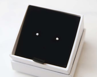 Tiny CZ Diamond Stud Earring / Simple silver stud earrings / silver earrings / everyday studs earrings/ Valentines Gift for Her