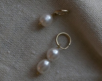 14K gold Endless Hoop Earrings with Fresh water pearl // 14K solid Gold Pearl Earrings // Pearl hoop Earrings // Gifts for her