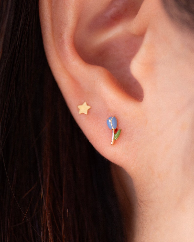 Tulip flower Enamel stud earrings / easter spring gift / Cute flower earrings image 1
