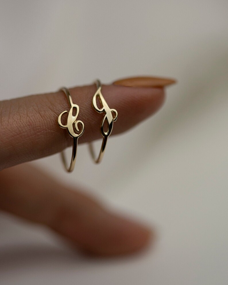14k Cursive Letter Ring / Dainty Initial Ring in 14k Solid Gold / Gold ...