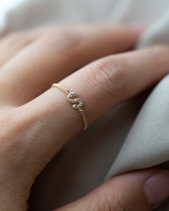 人気【E and E Project】14K Mini Diamonds letterリング Mini Diamond Letter Ring in 14k Solid Gold | 14k Dainty