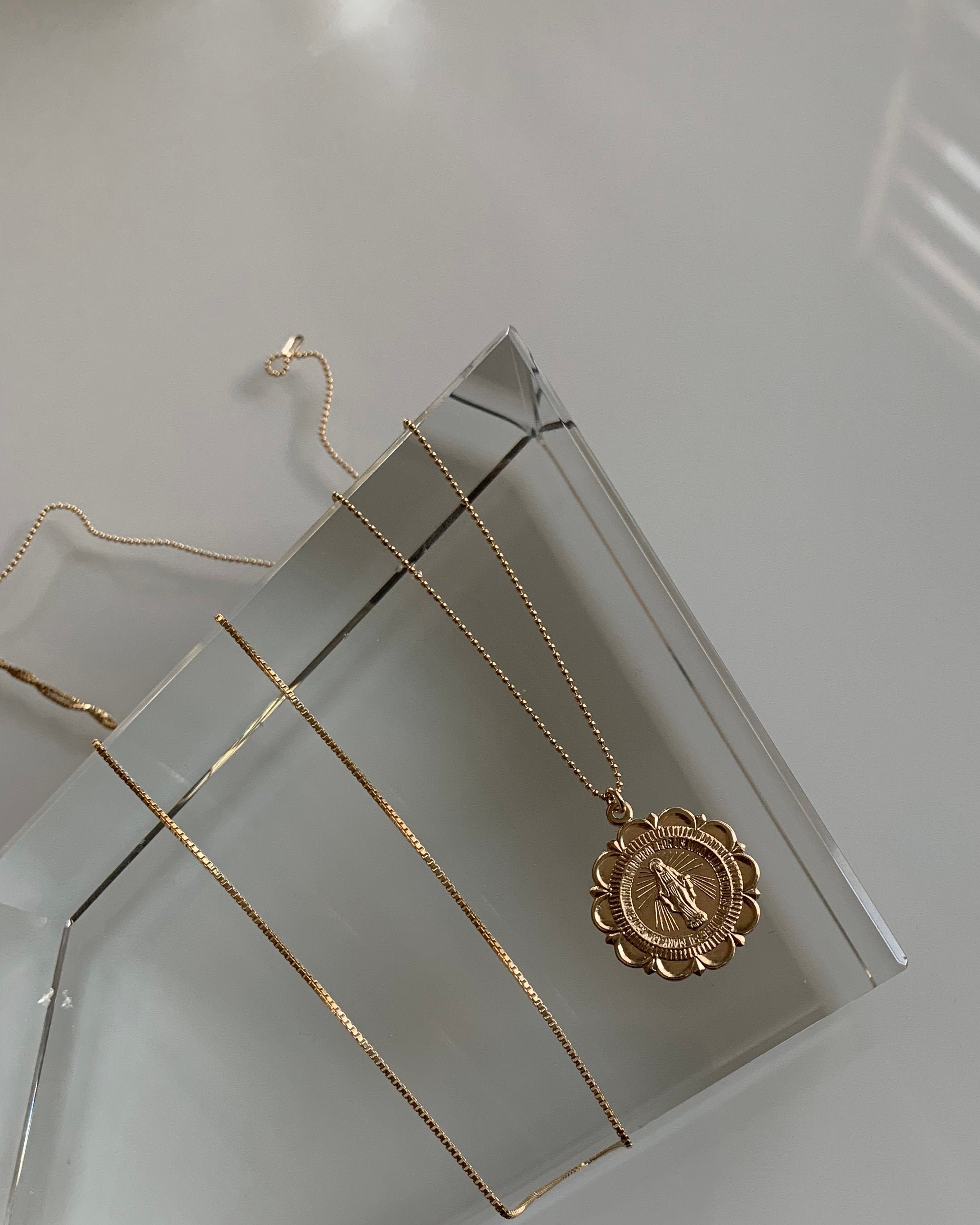 14k Solid Gold Classic Box Chian | Shinny Chain | Modern