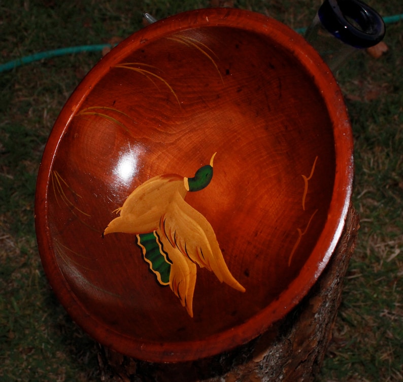 MUNISING Hand Painted Mallord Duck in Flight Primitive Bowl